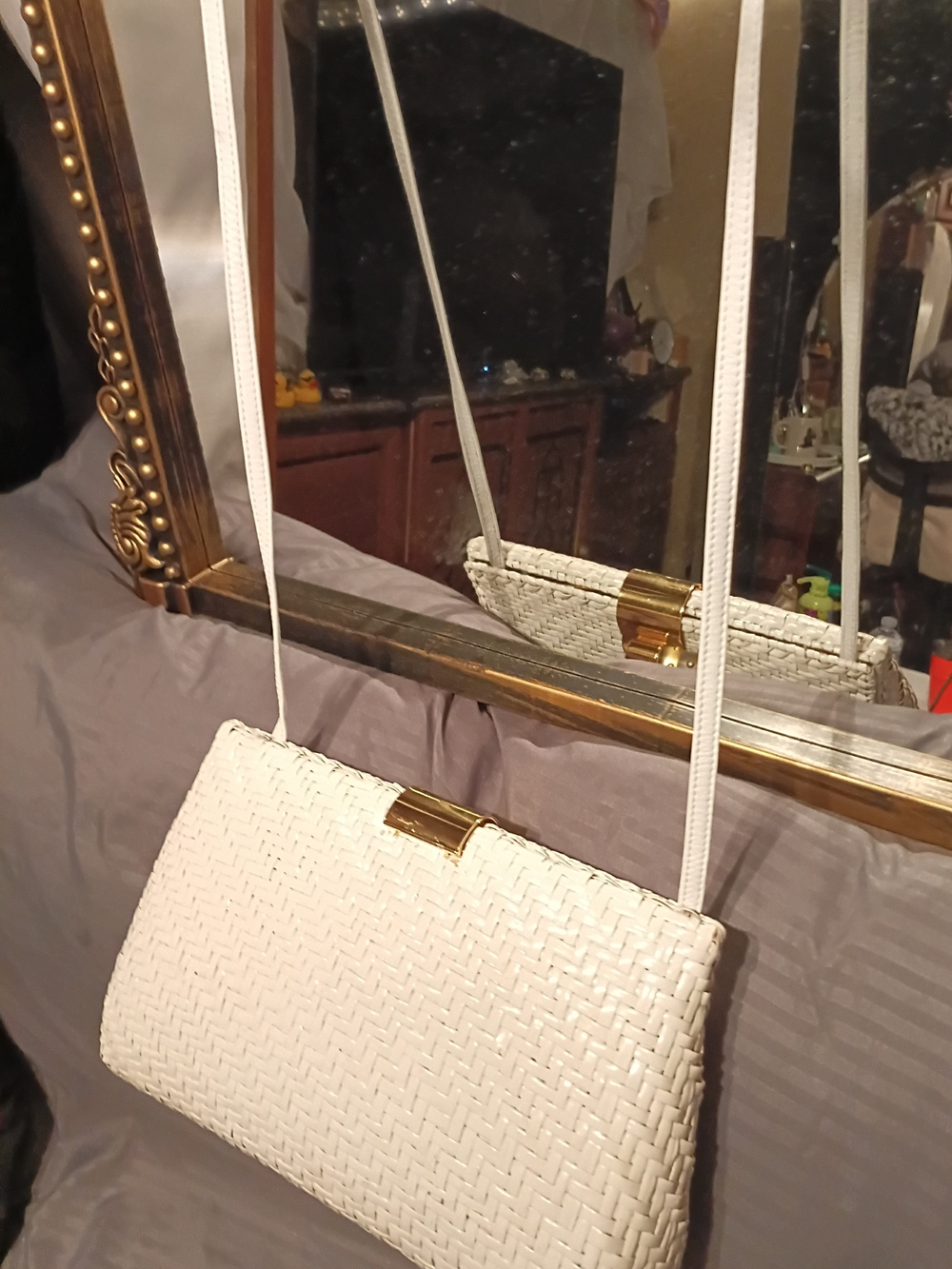 Woven Rodo Italy White Shoulder Bag with Gold-Tone Clasp(100%Authentic,Rare) - Picture 13 of 14